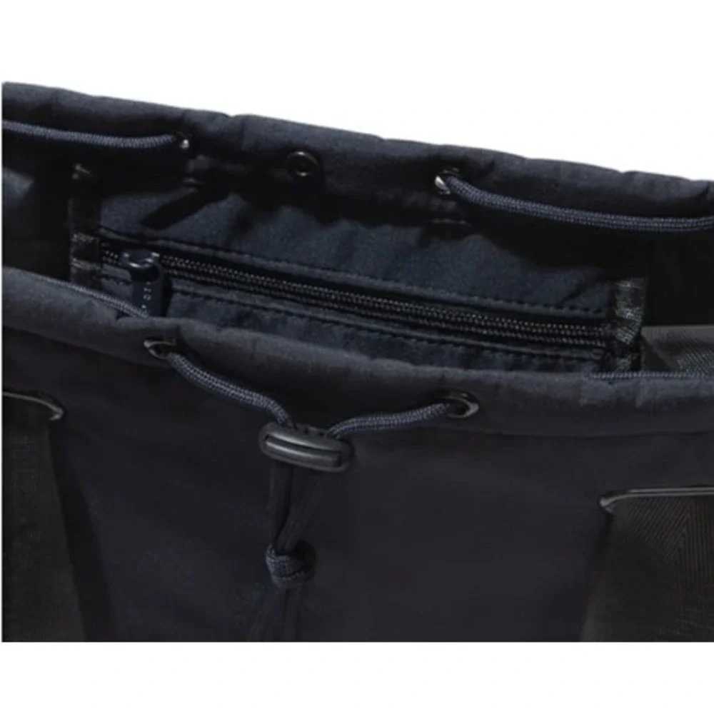NEW Convertible black Gym Bag Beyond Yoga. Drawstring & snap closure. Spacious